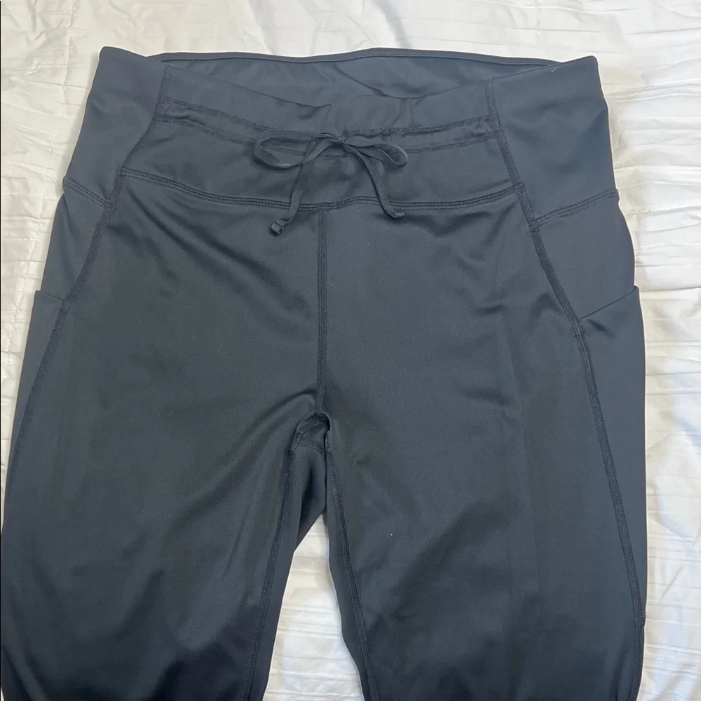 Fabletics Ultra Cool Drawstring 7/8 Leggings - Picture 3 of 6